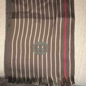 *Authentic* Gucci Scarf
